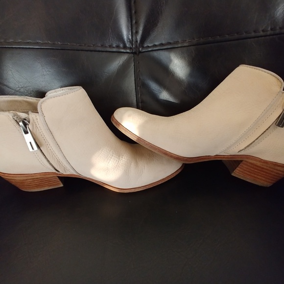 Sam Edelman Shoes - Sam Edelman Petty ankle booties in putty size 7.5